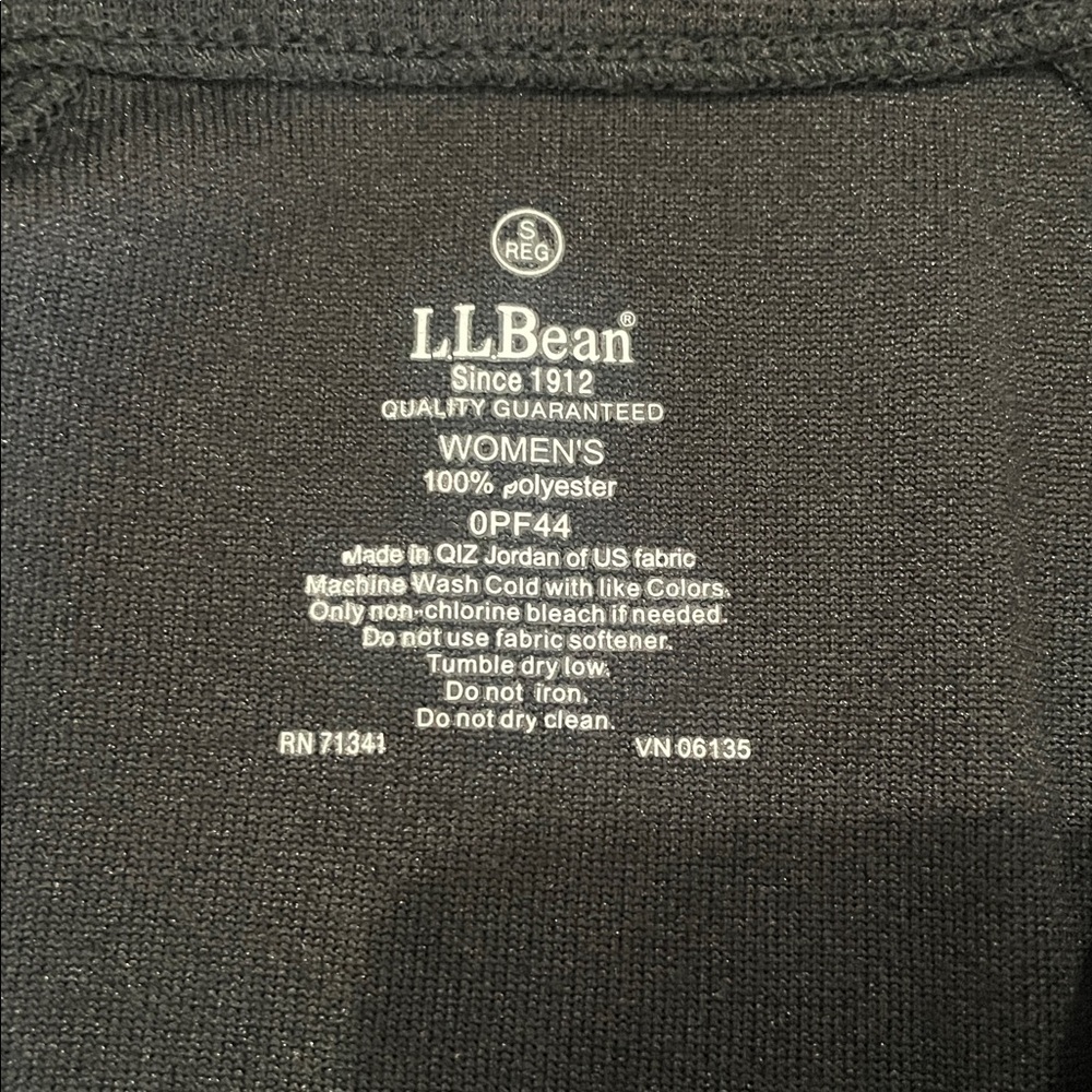 L.L. Bean Women's Black 1/4 Zip Pullover with thumbholes! Size Small, Like new! - Picture 4 of 5